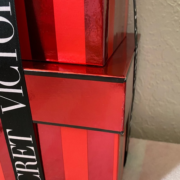 VS Collectible Display Present Boxes Store Prop - Picture 7 of 13